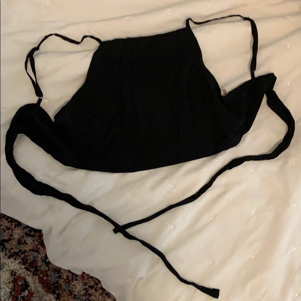 Crop top that ties around the back